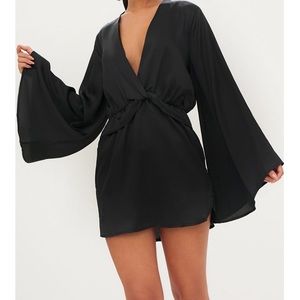 🌻 PrettyLittleThing Black Satin Kimono Dress
